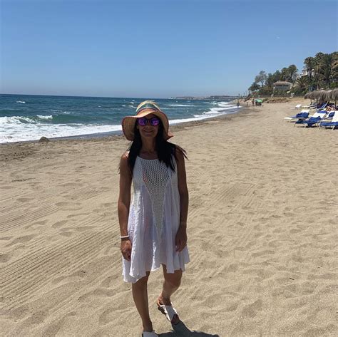 The latest to comment comes from Lead Sideline Reporter for the NFL on CBS <strong>Tracy Wolfson</strong>, who called Thompson’s actions “absolutely not ok, not the norm and upsetting on so many levels. . Tracy wolfson bikini